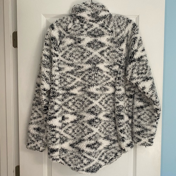 Cozy Sherpa Black and White Patterned Pullover - Picture 4 of 8